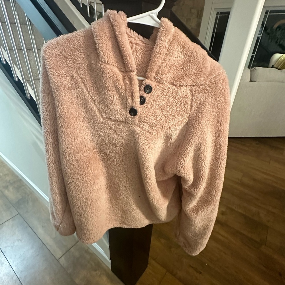 Pink sweater/sweatshirt. Size large but fits like a medium